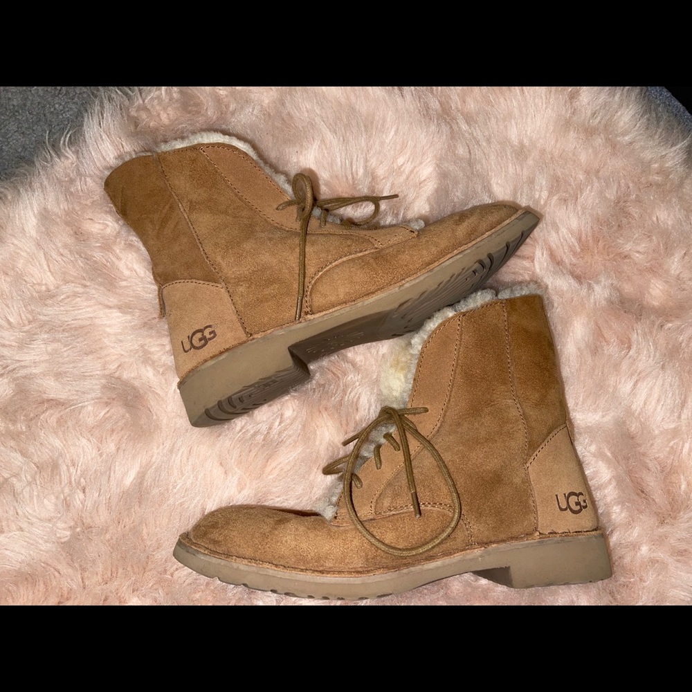 Woman’s fold down ugg boot